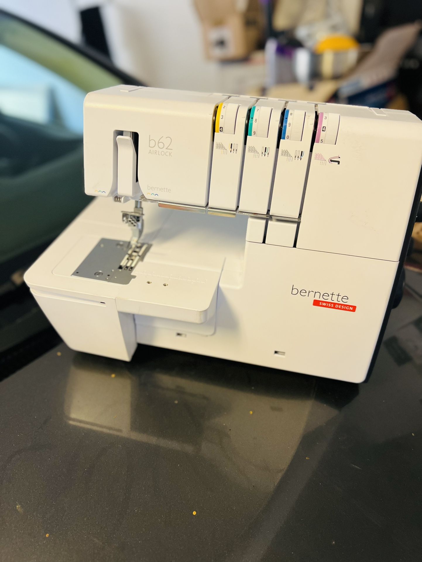 Bernette B62 - Airlock Coverstitch Sewing Machine