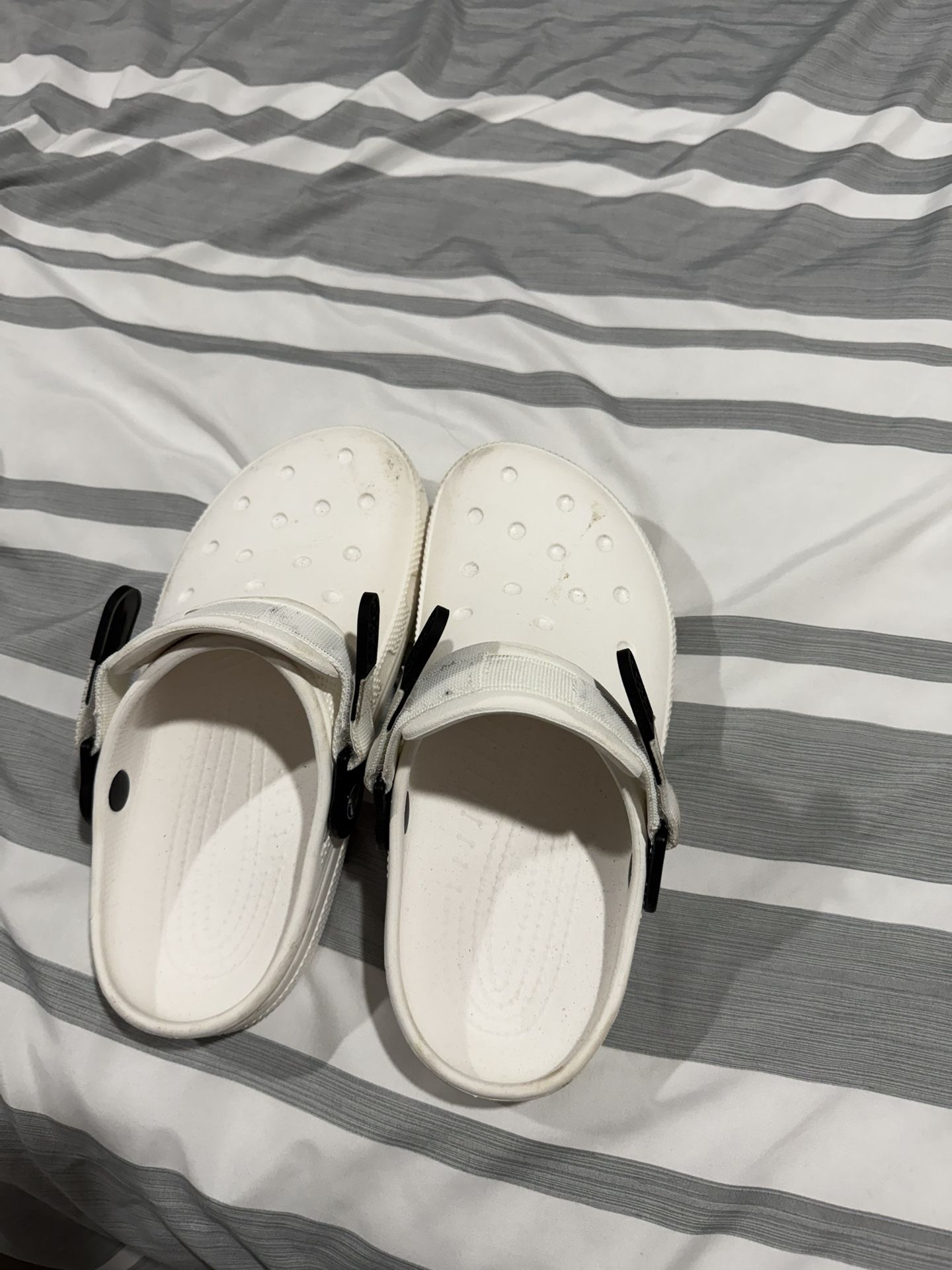 White crocs size 8