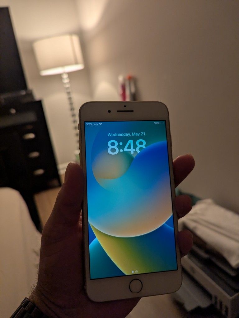 iPhone 8 Plus 64GB – Unlocked – Great Condition – Cracked Back Glass