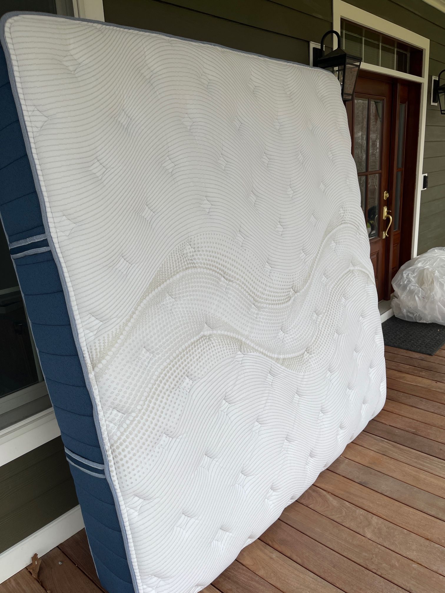 Bear Elite Hybrid, King, Firmness: Medium Like New, Perfect Condition