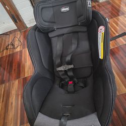 Chicco 4 In 1 car seat