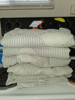 4 MATCHING CURTAINS 7 FOOT TALL BY 53 INCHES ACROSS