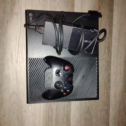 Xbox One With Black Ops III And One Controller