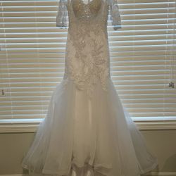 Lovely White Wedding Dress (M)