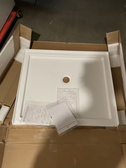 DreamLine SlimLine 42 in.x 36 in. Single Threshold Alcove Shower Pan Base in White with Center Drain 