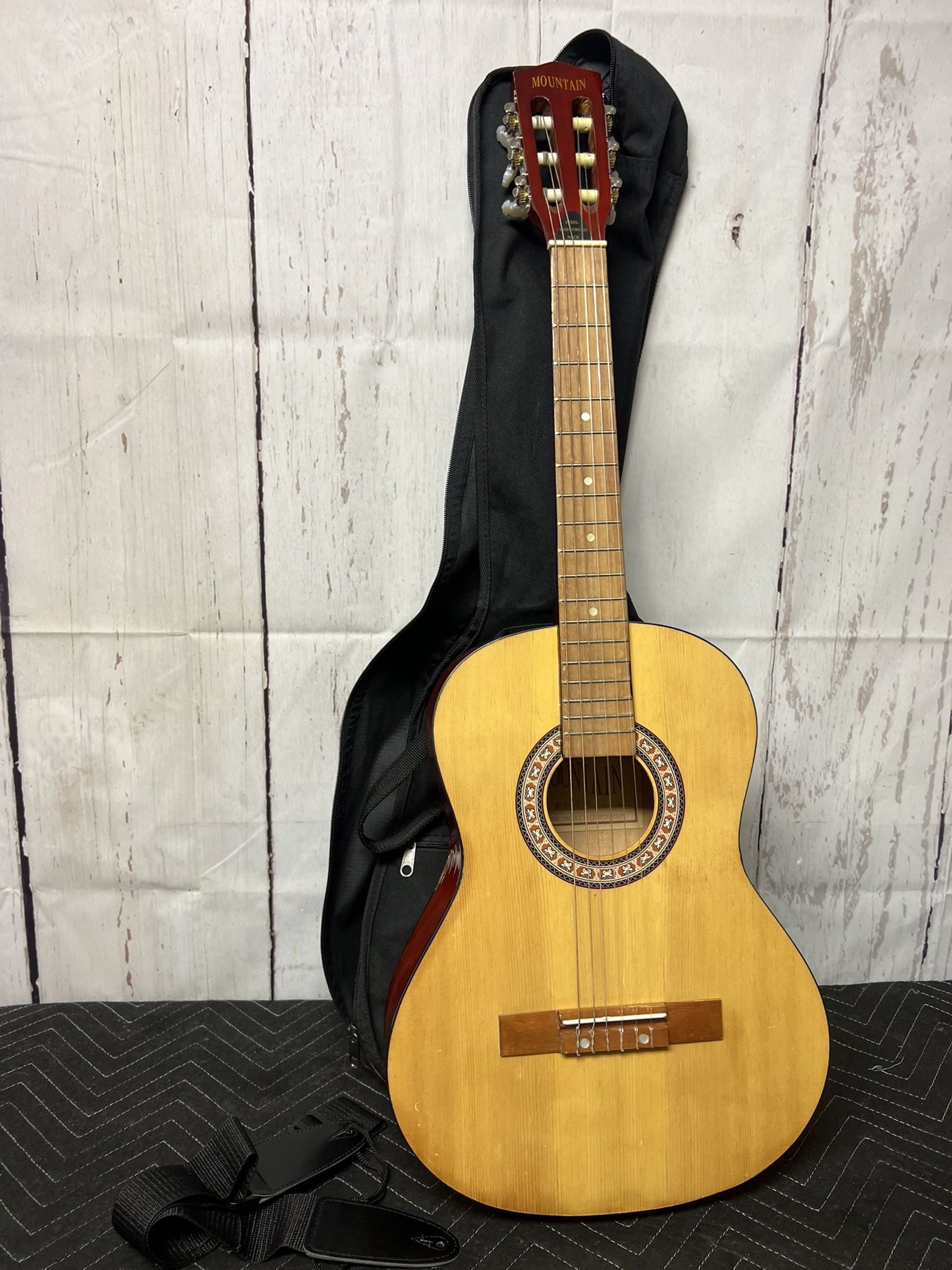 Mountain 3/4 Size Nylon String Acoustic Guitar w/ Gig Bag!