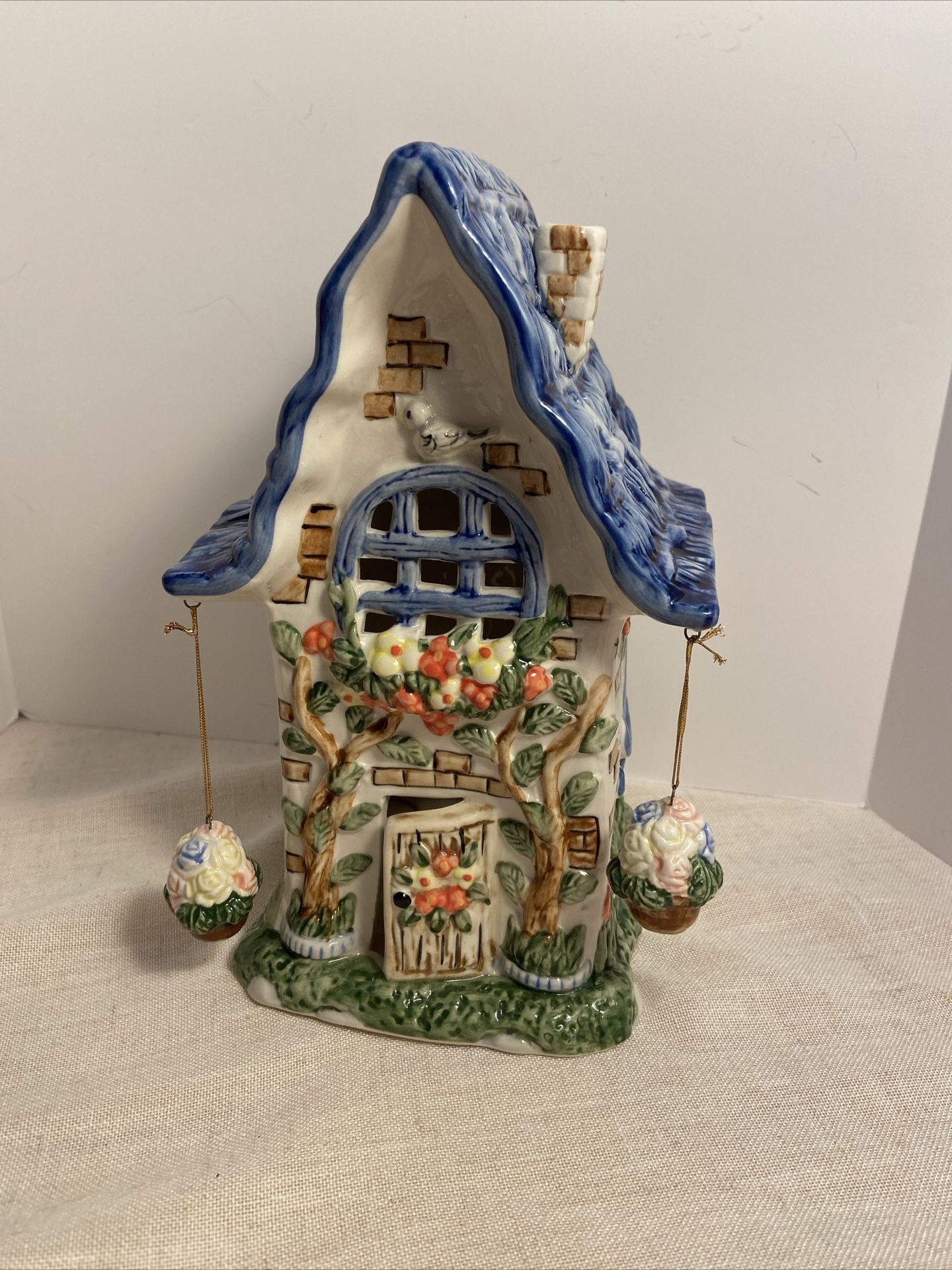 Vintage ceramic Villa large Garden Cottage House figurine flowers light holder