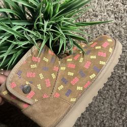 Ugg Jona Confetti Logo Suede boot 