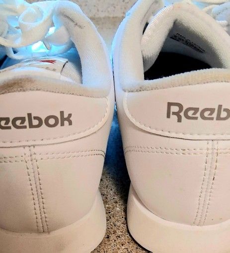 Ladies Reebok Running Shoes Size 8 $15