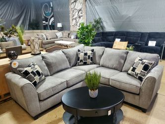 2 pc Gray small sectional with 3 accent pillows (NEW)