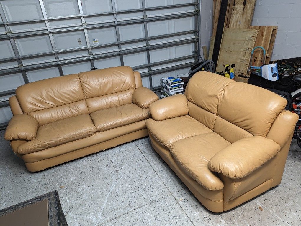 *Can Deliver* 2 Piece Tan Leather Couch Set