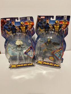 Marvel X-Men Storm & Wolverine Collectible Action figure. 2006