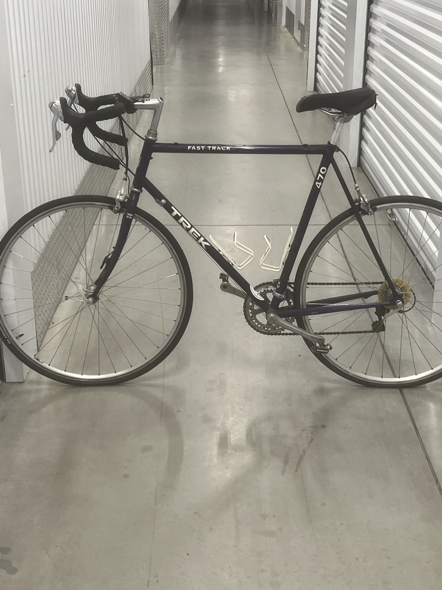 1996 TREK multitrack 470 CRO-MOLY Bike ice indigo white decals For Parts/repairs. Used in good condition with minor cosmetic blemishes. These blemishe