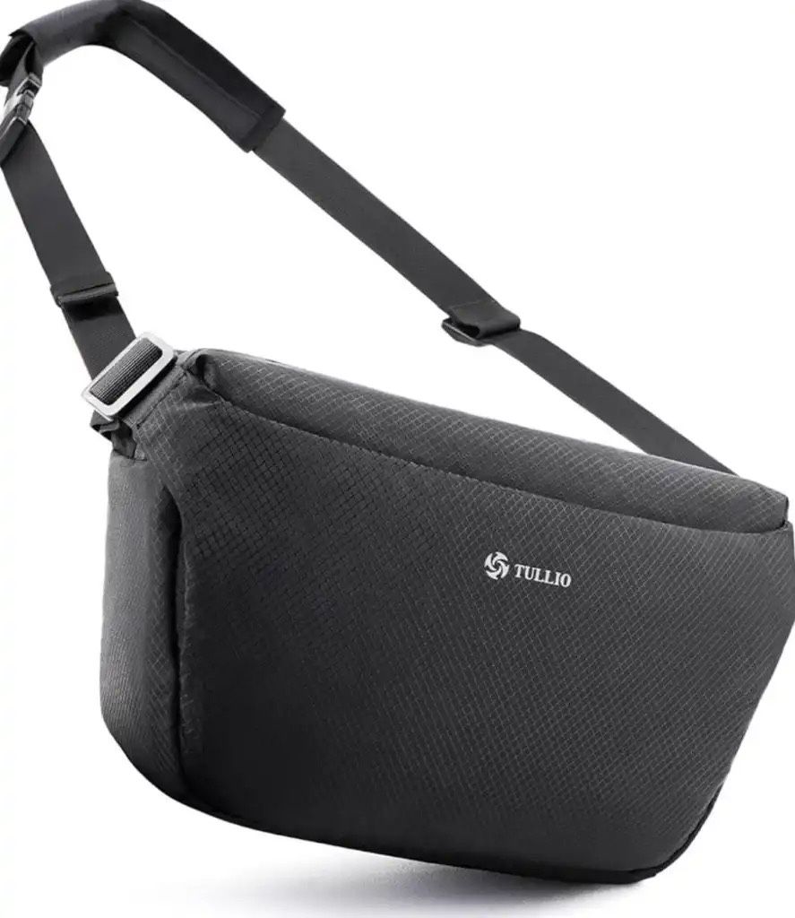 New Camera Bag. Sling Crossbody. Black