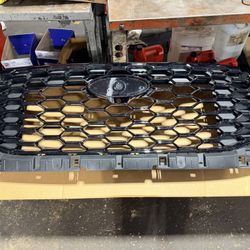 2025 Ford Explorer Front Grill Assembly 