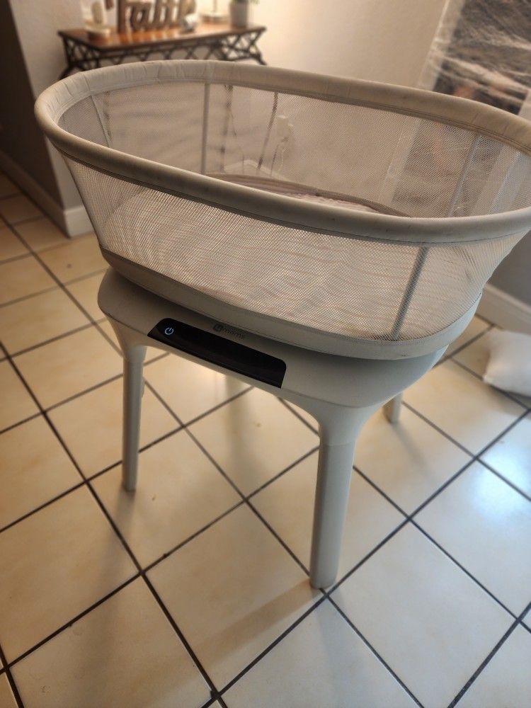 4moms MamaRoo bassinet Sleep Bassinet