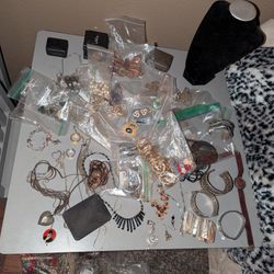 LARGE COSTUME JEWELRY BUNDLE 