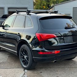 2010 AUDI Q5 3.2 V6 QUATTRO PREMIUM

FINANCING AVAILABLE THROUGH LENDERS!
CLEAN CARFAX!
CLEAN TITLE!
Comes with 2 original keys!!
150K on the clock!

