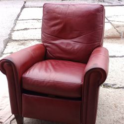 Walter E Smithe Red Leather Reclining Chair 