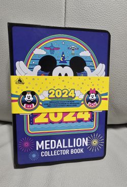 NWT Disney Park 2024 Collectible Medallion Coin Holder Book Binder Mickey Mouse