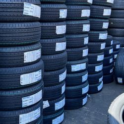 SET OF NEW TIRES 225/65/17 TOYO TIRES INCLUDING MOUNT AND BALANCE 