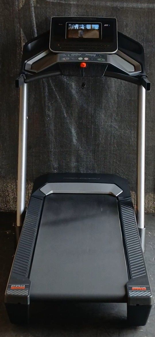 ProForm Pro 2000 Smart Treadmill With 10” Pivot HD Interactive Touchscreen