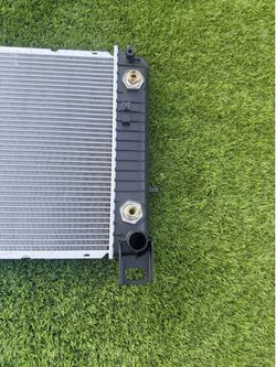 Radiator GMC Chevy Silverado Tahoe suburban