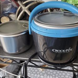 Plug In Portable Crock W Two Liners