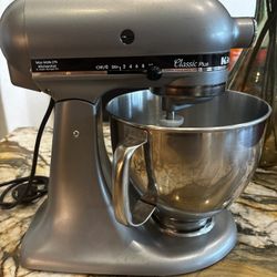 KitchenAid Classic Plus tilt stand mixer
