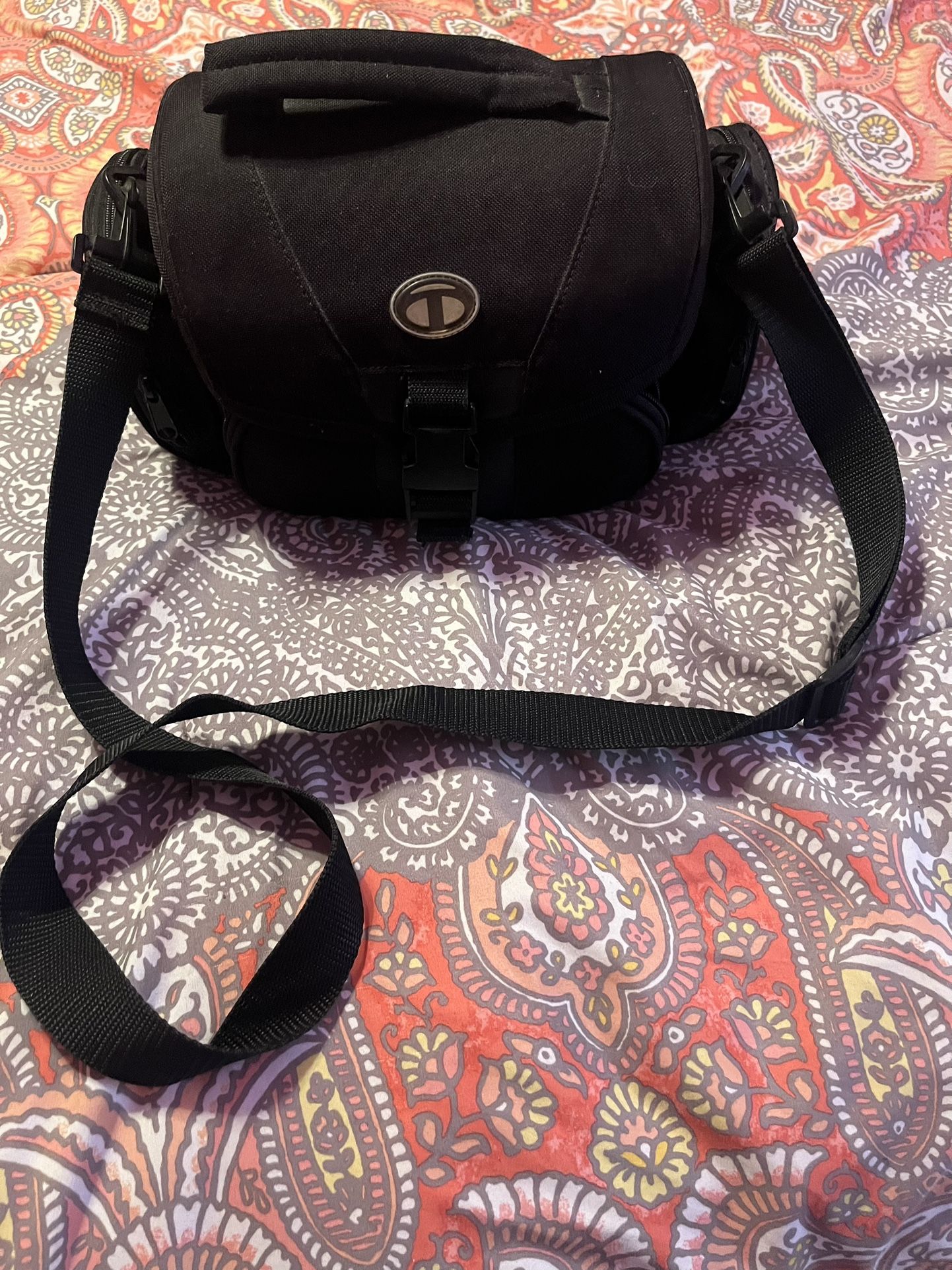 Camera brand-name Canon