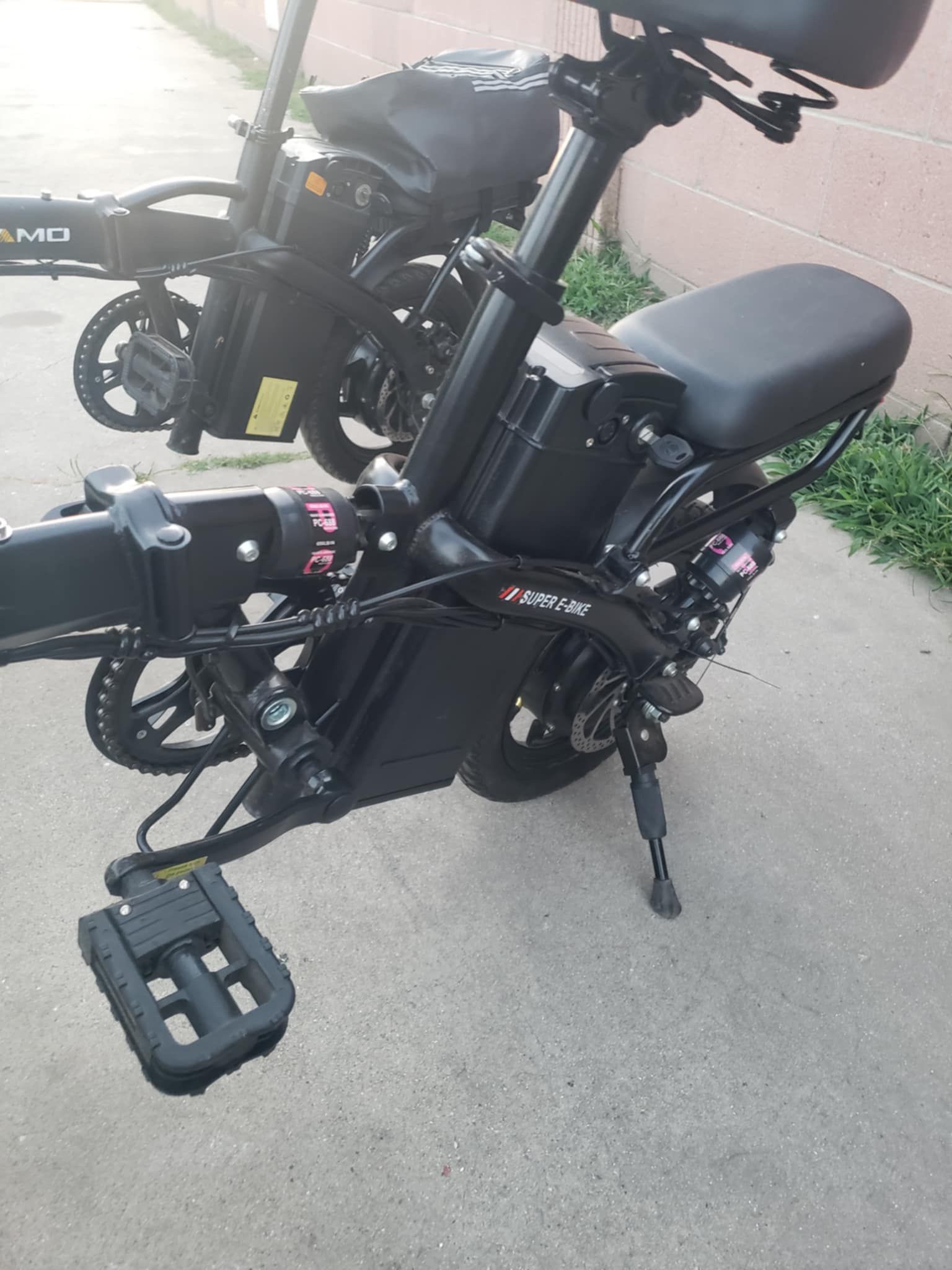 Electric folding Bike Ebike E-bike 1 Can Only support 300lb $350! & other one can support 650lb to 450lb for $400! What is the lowest that is the low
