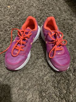 Under Armor Tennis Shoes -4Y