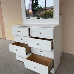 Cw 8 Drawes With Mirror 