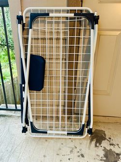 Clothes drying rack