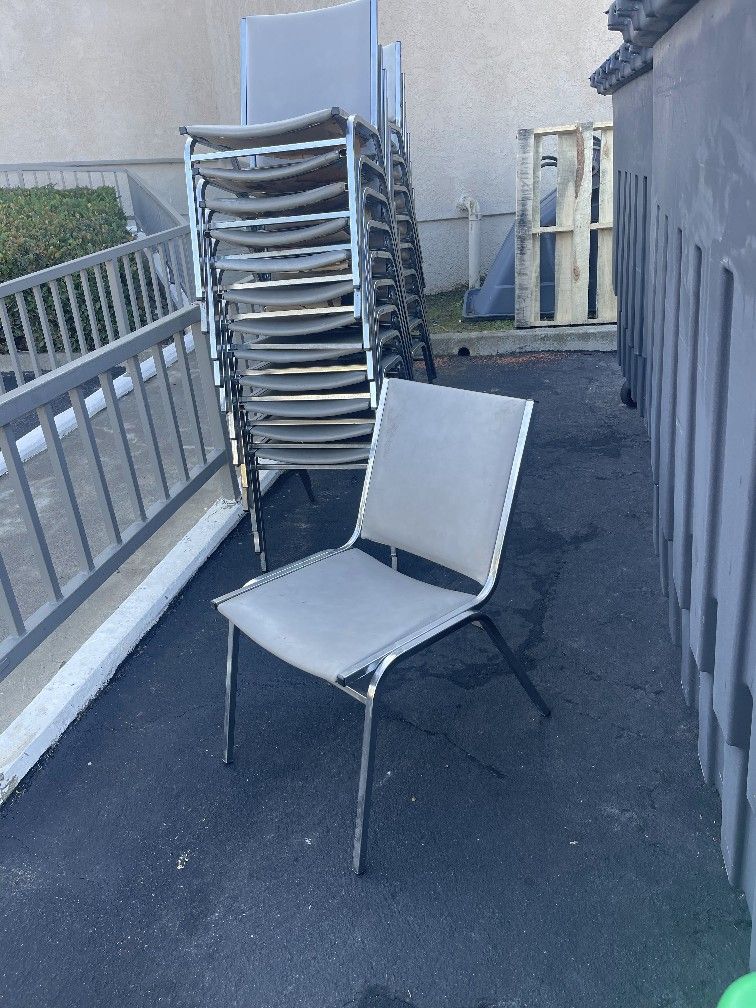 Free Chairs