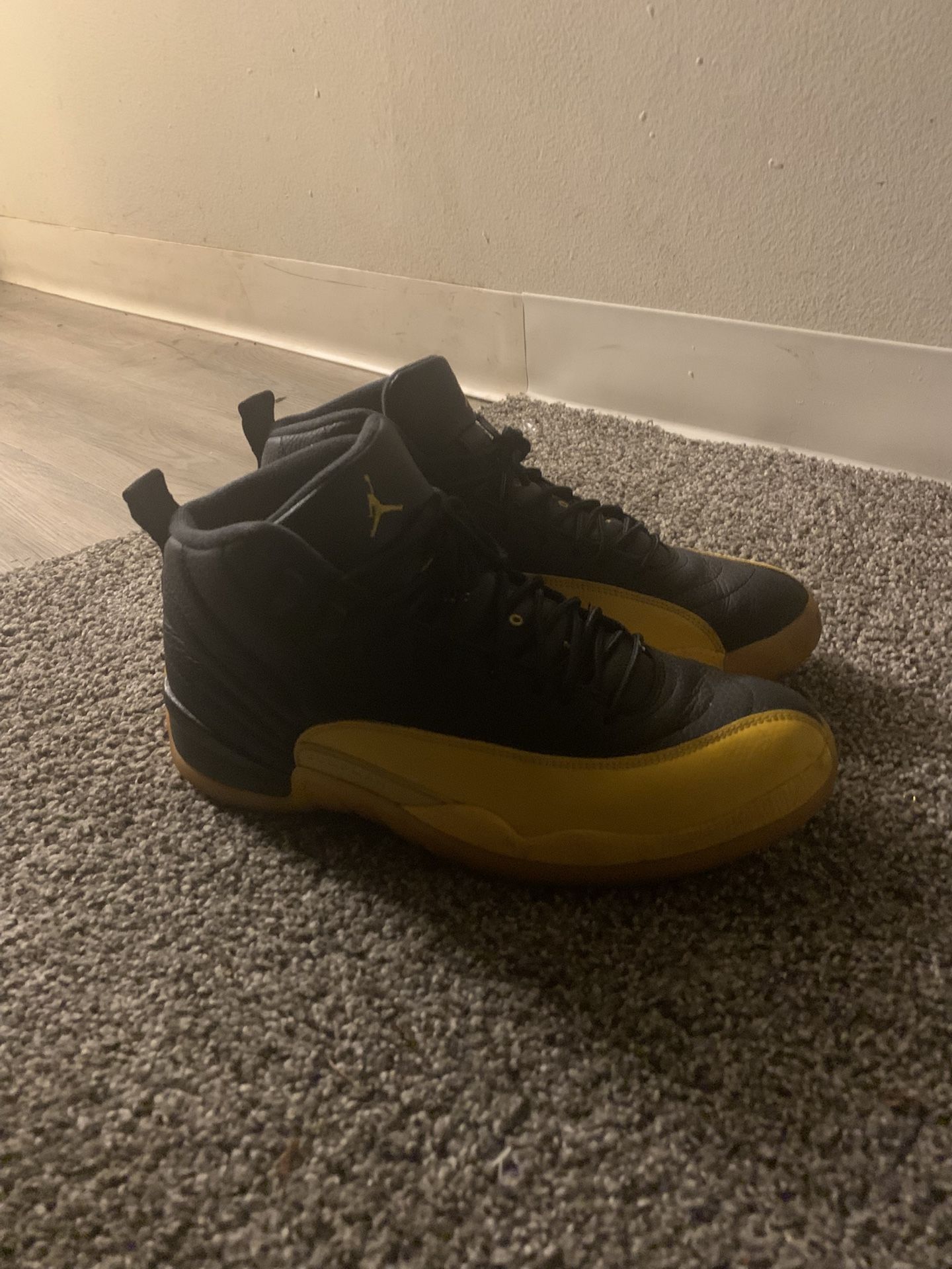 Jordan 12 Retro Black University Gold