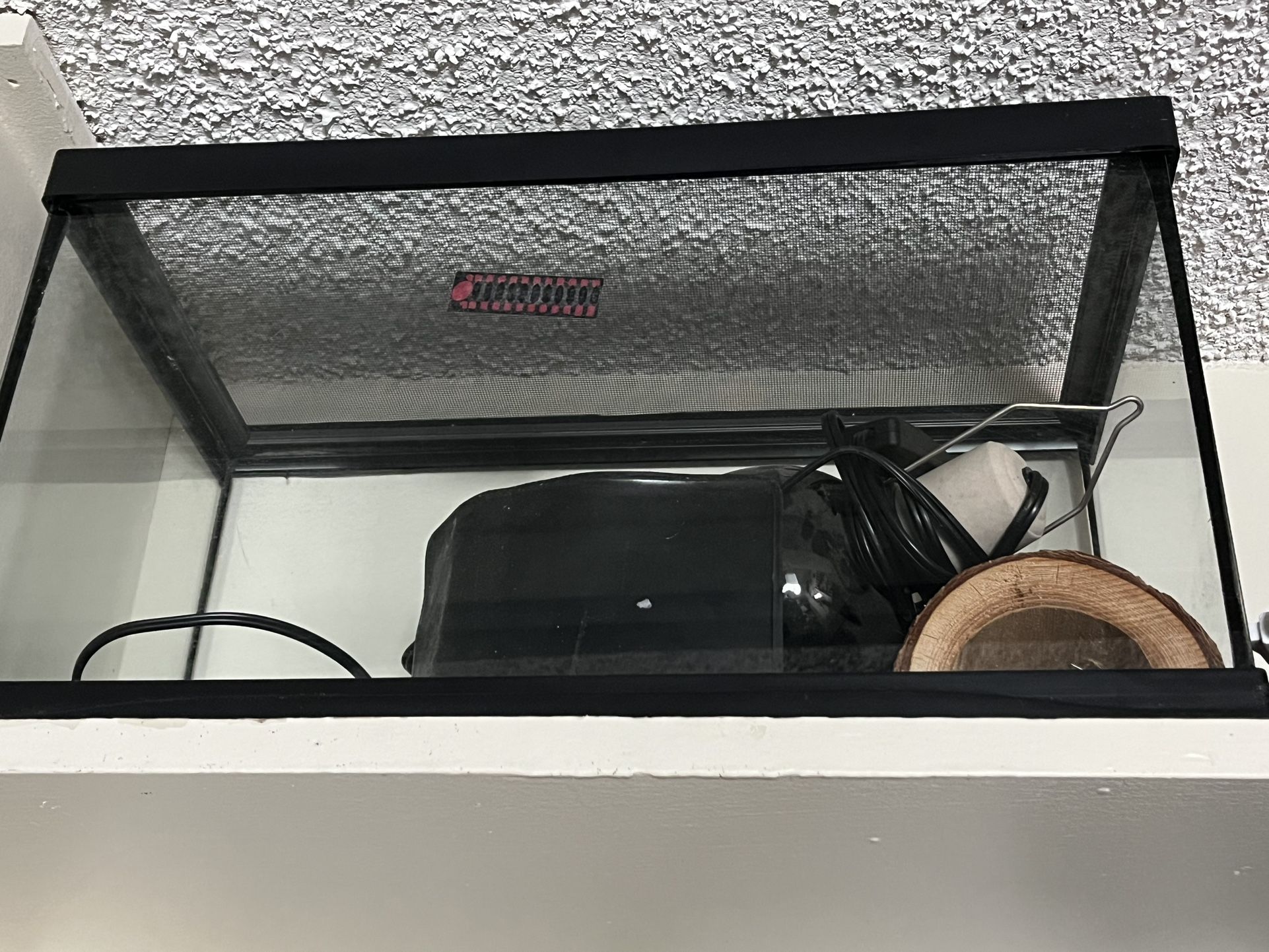 10 gallon tank with accesories