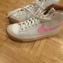 Nike Blazer Mid sneakers (white leather, pink Swoosh, gum sole)