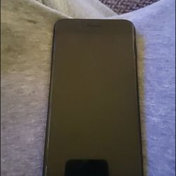 I Got 3 IPhone That R Locked 8blk 7 white 8blk