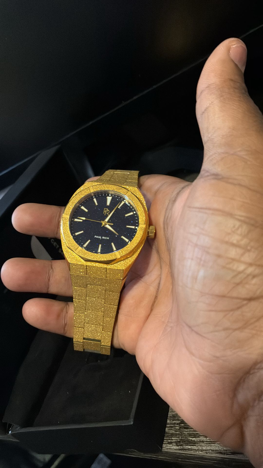 Luxury style watch