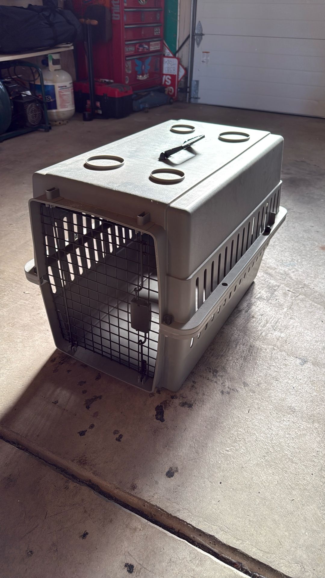Dog Kennel/ Crate 26”