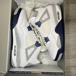 Jordan 4 "Midnight Navy" Size 9 In Men