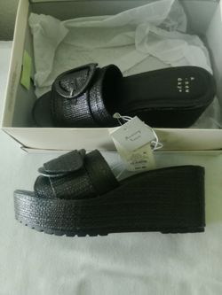 Black wedge heel shoes