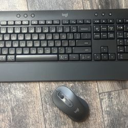 Brand New Wireless Mouse And Keyboard 