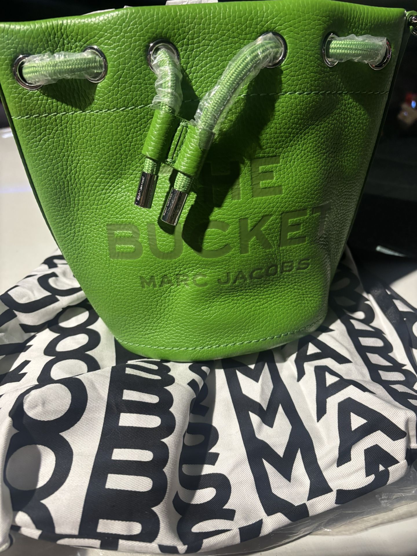 Marc Jacob’s Designer Bucket Bag