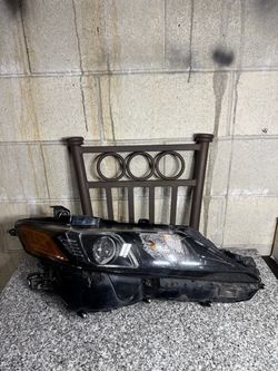 Toyota Camry 2018-2023 Right Passenger Side Headlight