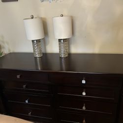Dark Wood Dresser With Lamps