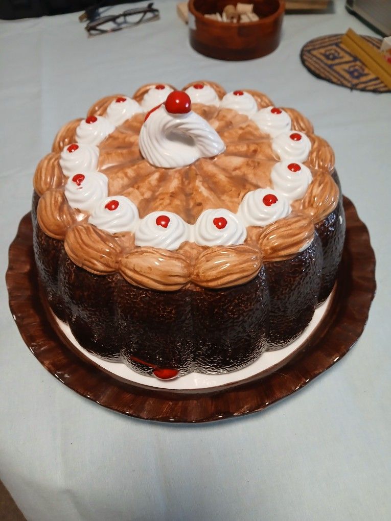 Vintage Crestco Chocolate Cherry Cake Platter