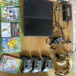 Xbox one with 3 controllers, kotion gaming headset & games