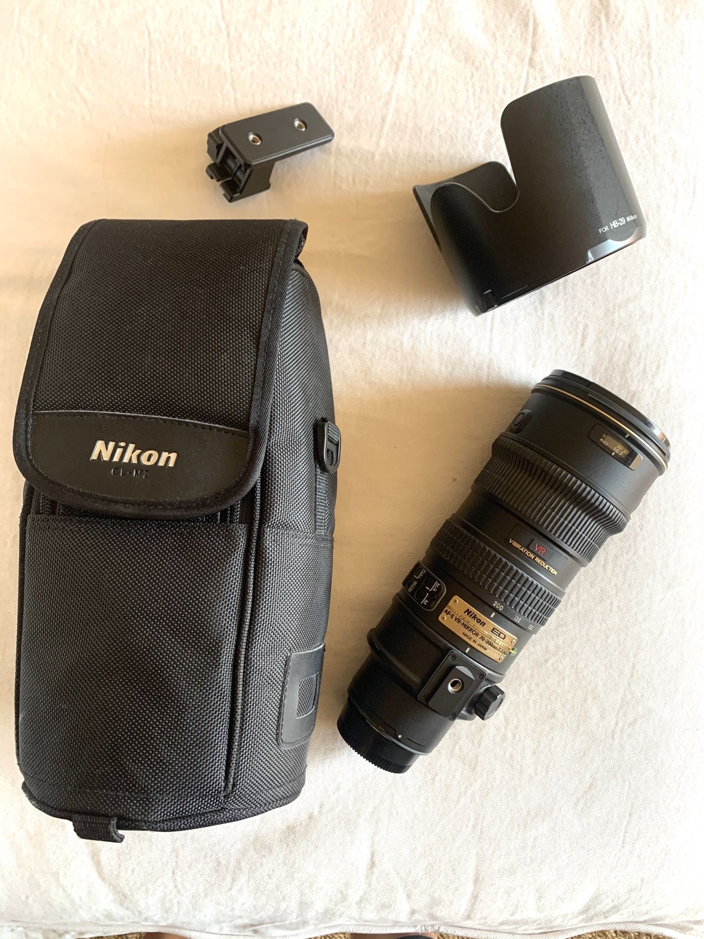 NIKON 70-200mm AF-S VR F2.8G LENS